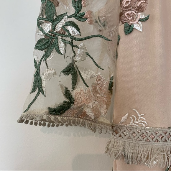 Pink floral embroidery maxi dress - Picture 4 of 8